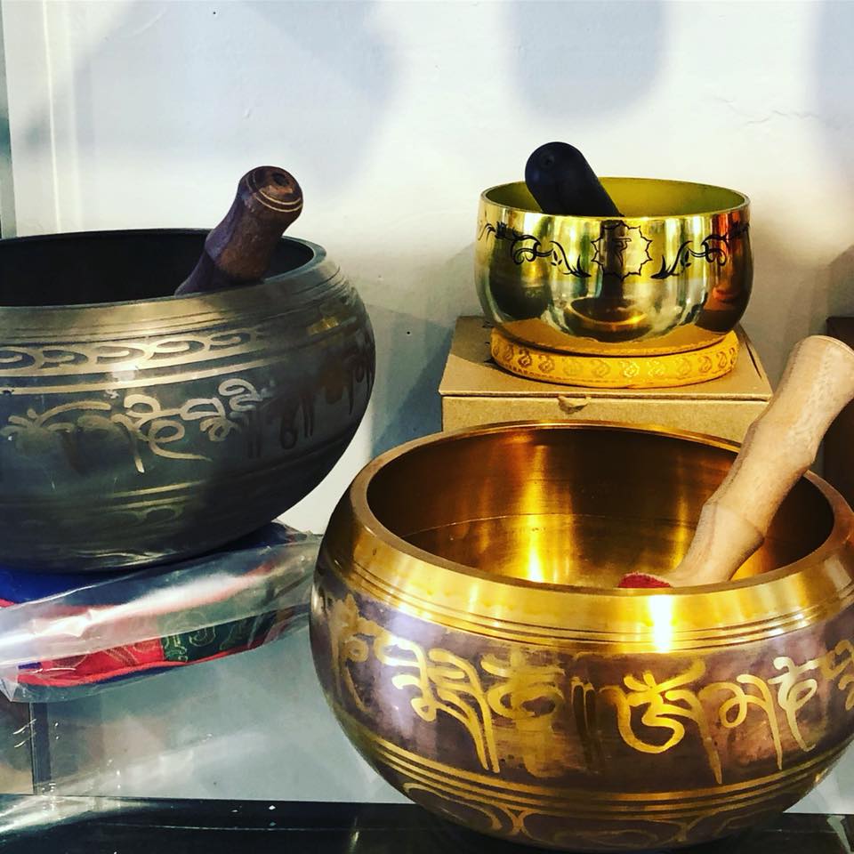 How To Use Tibetan Singing Bowls - Sanctuary Everlasting